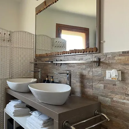 Дом отдыха Ermele's House *